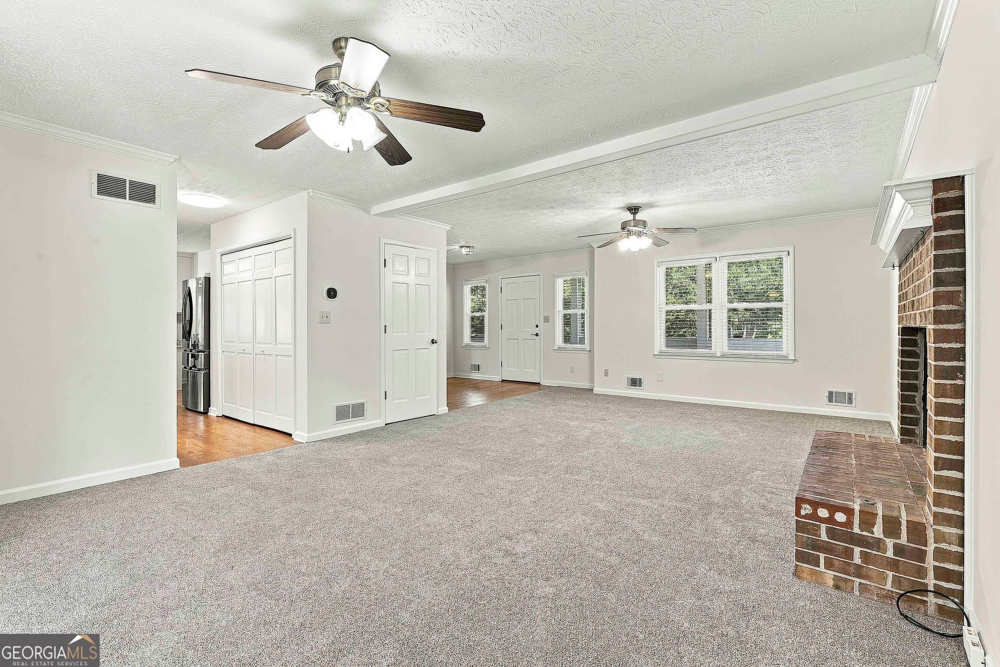 3 bedroom, 2.5 bathroom, 1,902 sq ft single family residence for sale at 185 Clearbrook Way, Fayetteville, GA 30215 — photo 7