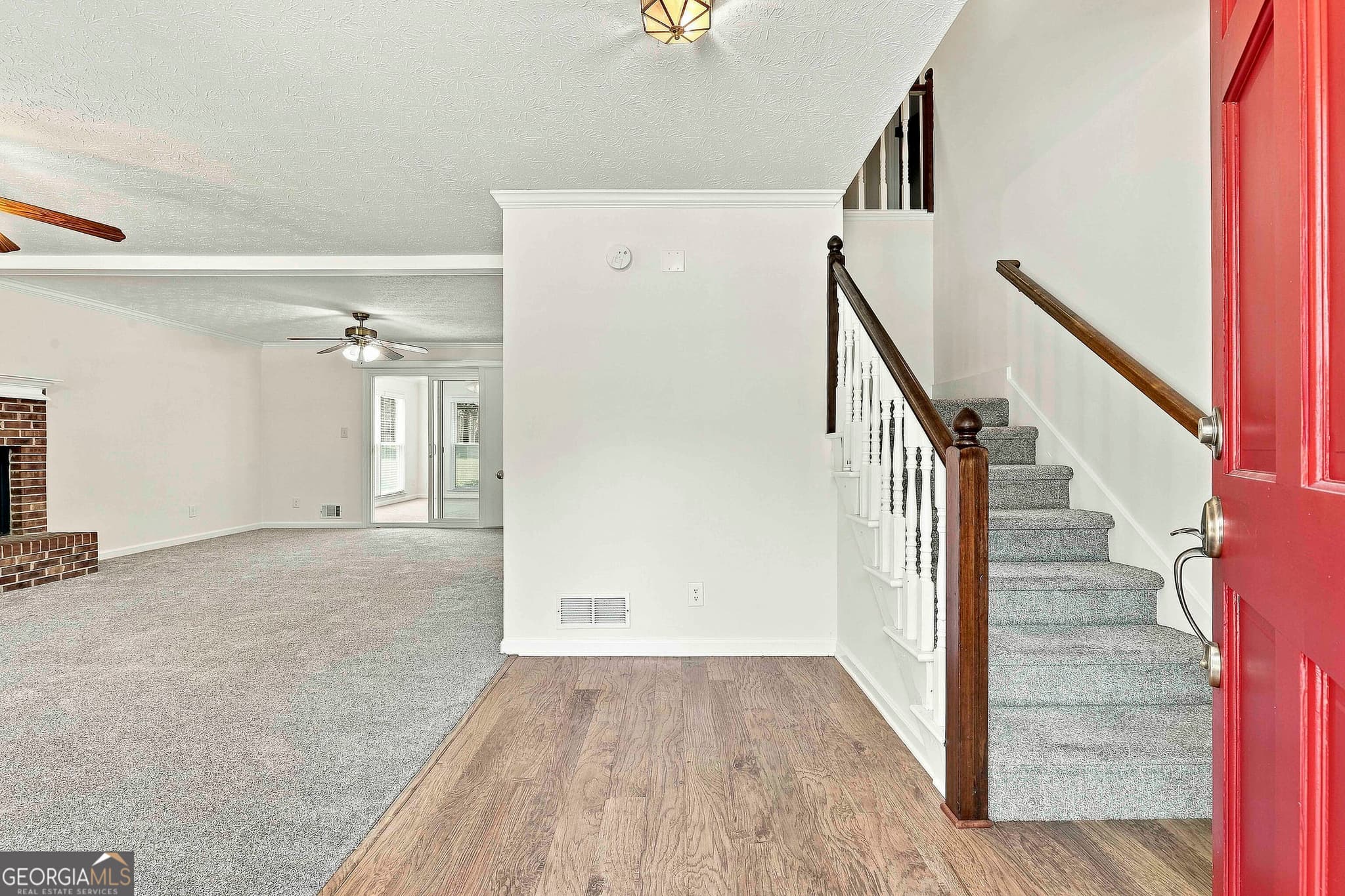 3 bedroom, 2.5 bathroom, 1,902 sq ft single family residence for sale at 185 Clearbrook Way, Fayetteville, GA 30215 — photo 5