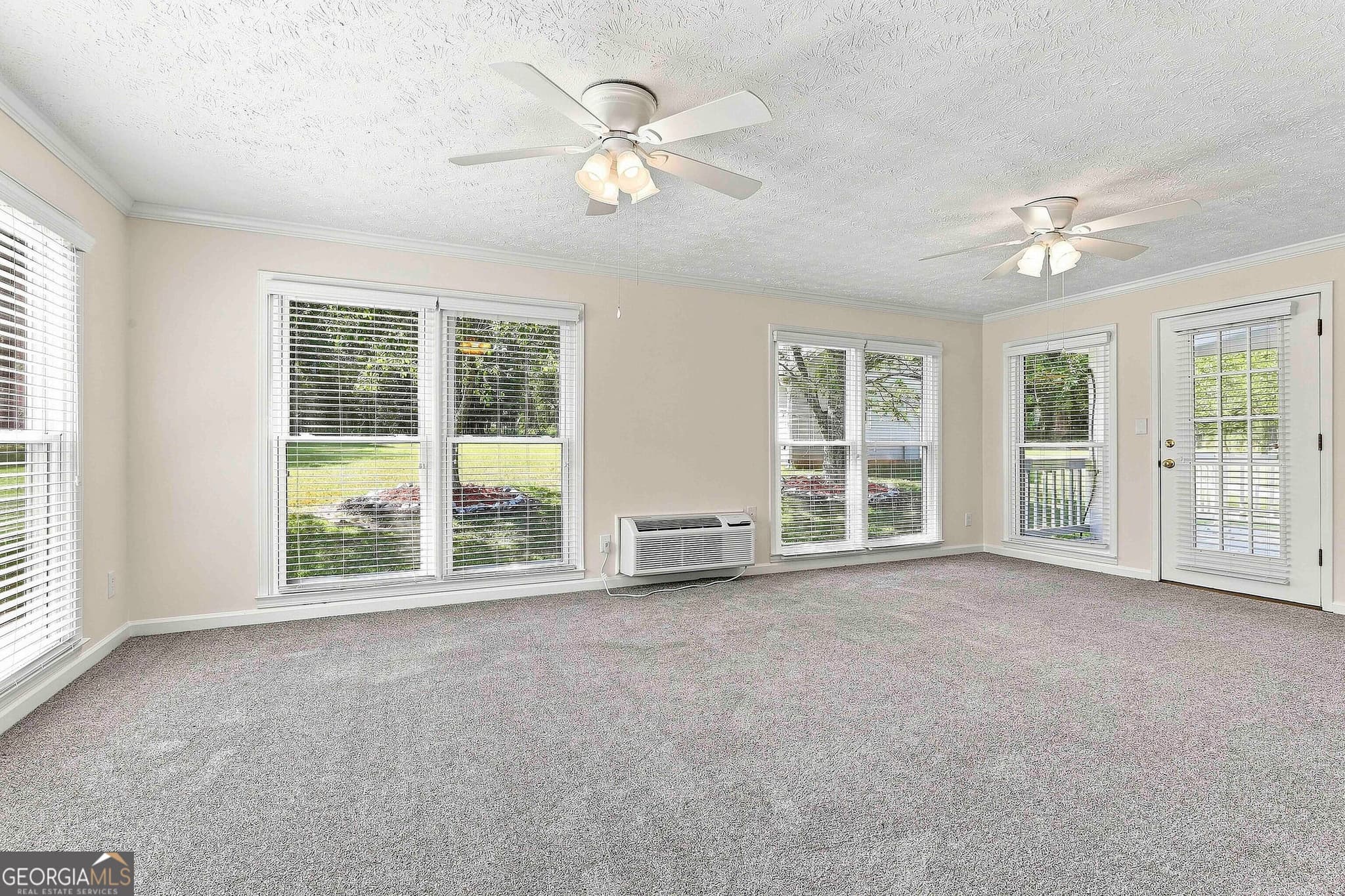 3 bedroom, 2.5 bathroom, 1,902 sq ft single family residence for sale at 185 Clearbrook Way, Fayetteville, GA 30215 — photo 9