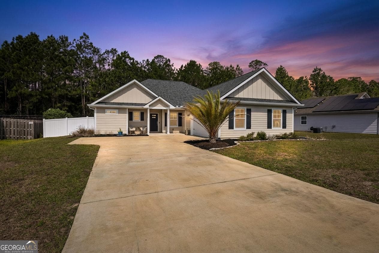 3 bedroom, 2 bathroom, 1,885 sq ft single family residence for sale at 611 Victorias Circle, St. Marys, GA 31558 — photo 2