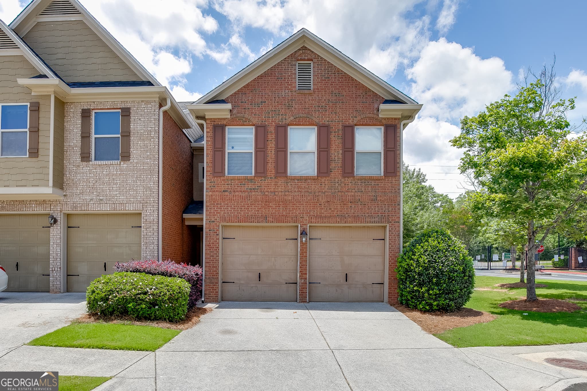3 bedroom, 2.5 bathroom, 1,776 sq ft townhouse sold at 314 Oakland Hills Way, Lawrenceville, GA 30044