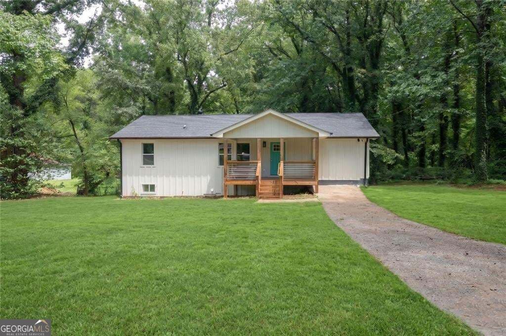 5 bedroom, 3 bathroom, 2,576 sq ft single family residence for sale at 2128 Kimberly Road, Atlanta, GA 30331 — photo 2