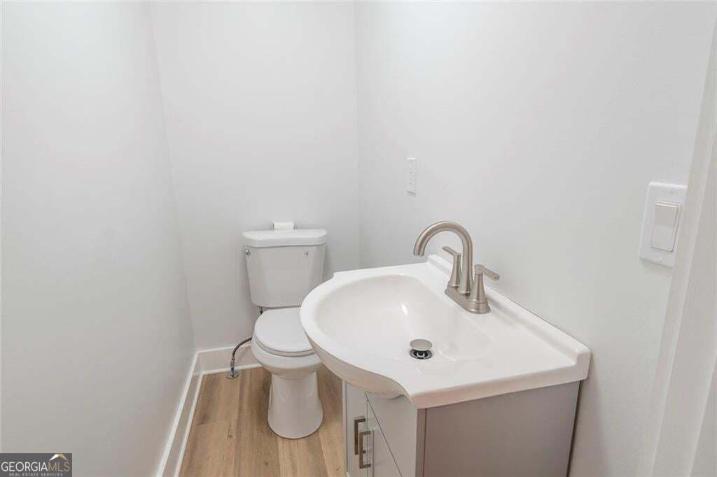 5 bedroom, 3 bathroom, 2,576 sq ft single family residence for sale at 2128 Kimberly Road, Atlanta, GA 30331 — photo 9