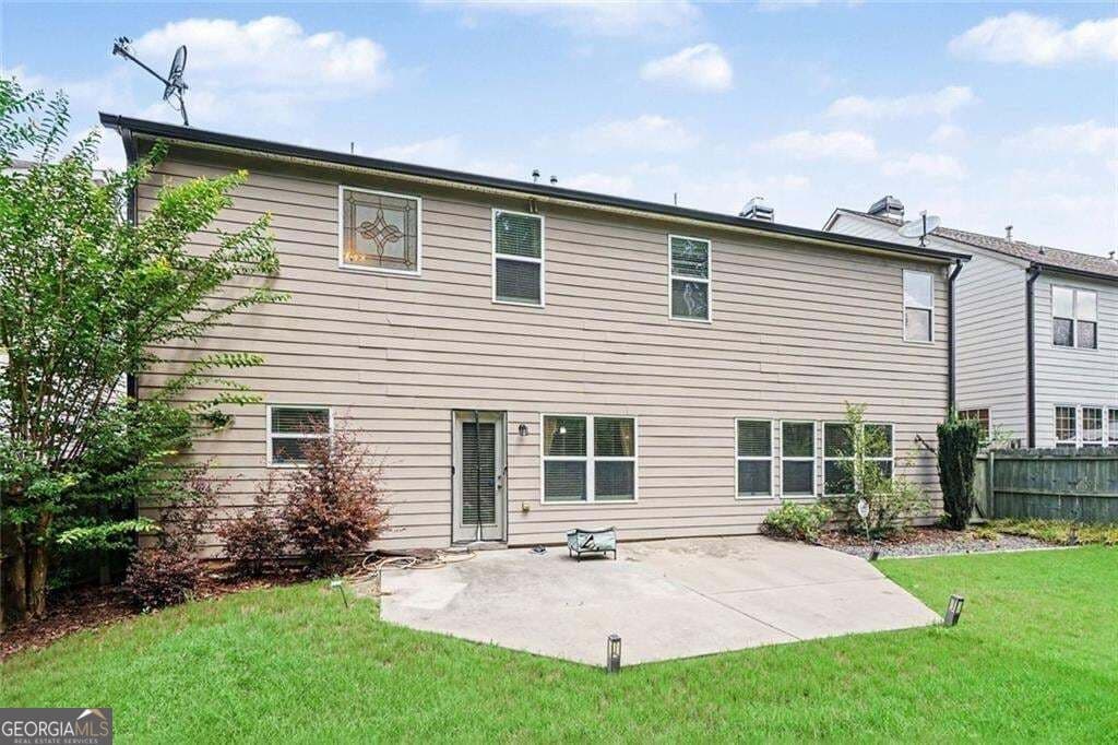 5 bedroom, 3 bathroom, 3,392 sq ft single family residence for sale at 3091 Montauk Hill Drive, Buford, GA 30519 — photo 5