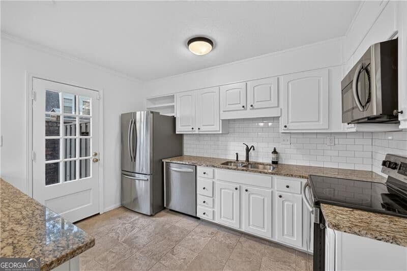 2 bedroom, 2.5 bathroom townhouse for sale at 3 Spring Green Place, Atlanta, GA 30318 — photo 6