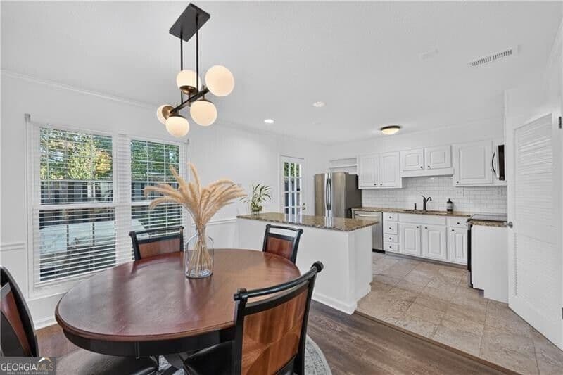 2 bedroom, 2.5 bathroom townhouse for sale at 3 Spring Green Place, Atlanta, GA 30318 — photo 5