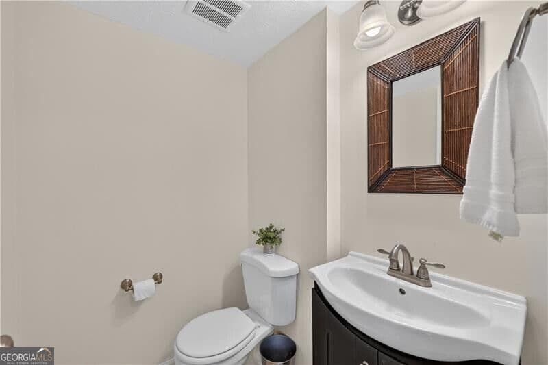 2 bedroom, 2.5 bathroom townhouse for sale at 3 Spring Green Place, Atlanta, GA 30318 — photo 9