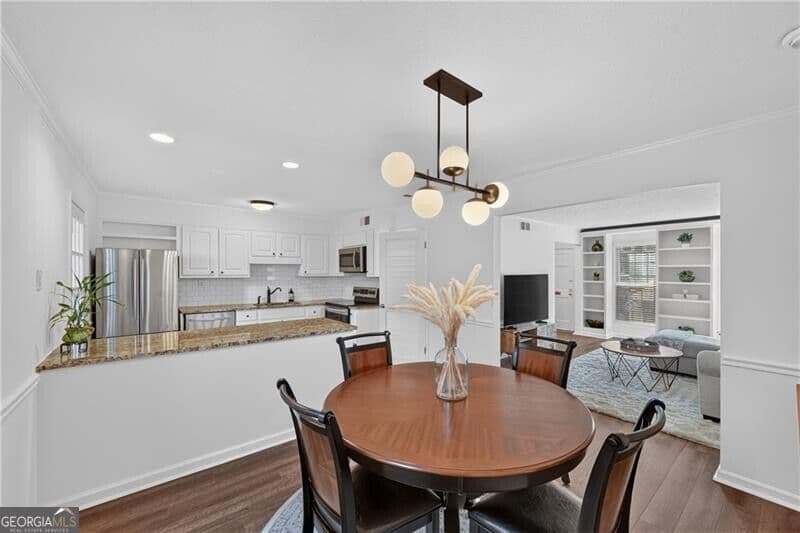 2 bedroom, 2.5 bathroom townhouse for sale at 3 Spring Green Place, Atlanta, GA 30318 — photo 4
