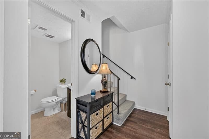 2 bedroom, 2.5 bathroom townhouse for sale at 3 Spring Green Place, Atlanta, GA 30318 — photo 8