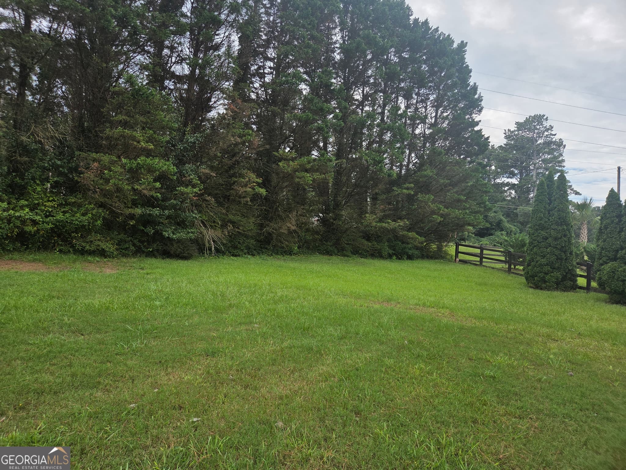 3 bedroom, 2 bathroom, 1,379 sq ft single family residence for sale at 9 Dogwood Ridge, Hampton, GA 30228 — photo 6