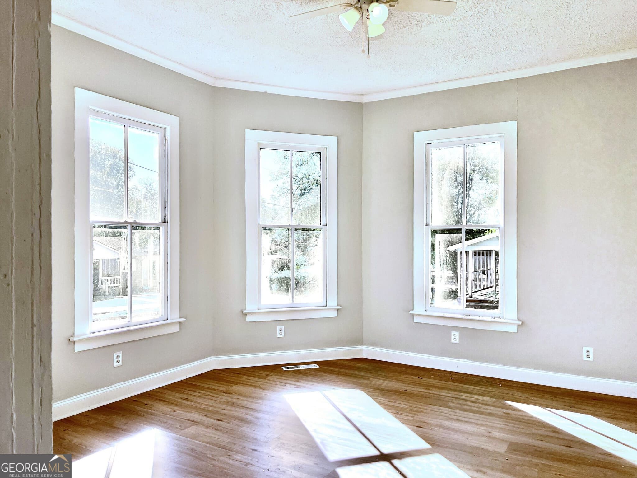 3 bedroom, 2 bathroom, 1,624 sq ft single family residence for sale at 418 Harper Avenue, Rome, GA 30161 — photo 3