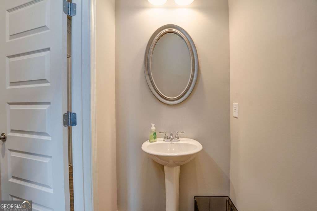 3 bedroom, 2.5 bathroom single family residence for rent at 101 Waterside Trail, Calhoun, GA 30701 for $2,500 a month — photo 6