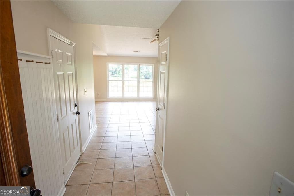 3 bedroom, 2 bathroom, 1,556 sq ft single family residence for sale at 4960 Shipp Road, Powder Springs, GA 30127 — photo 5