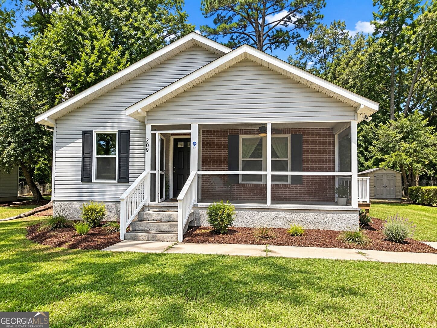 3 bedroom, 2 bathroom, 1,224 sq ft single family residence for sale at 209 Henderson Street, Thomasville, GA 31792 — photo 1 of 15