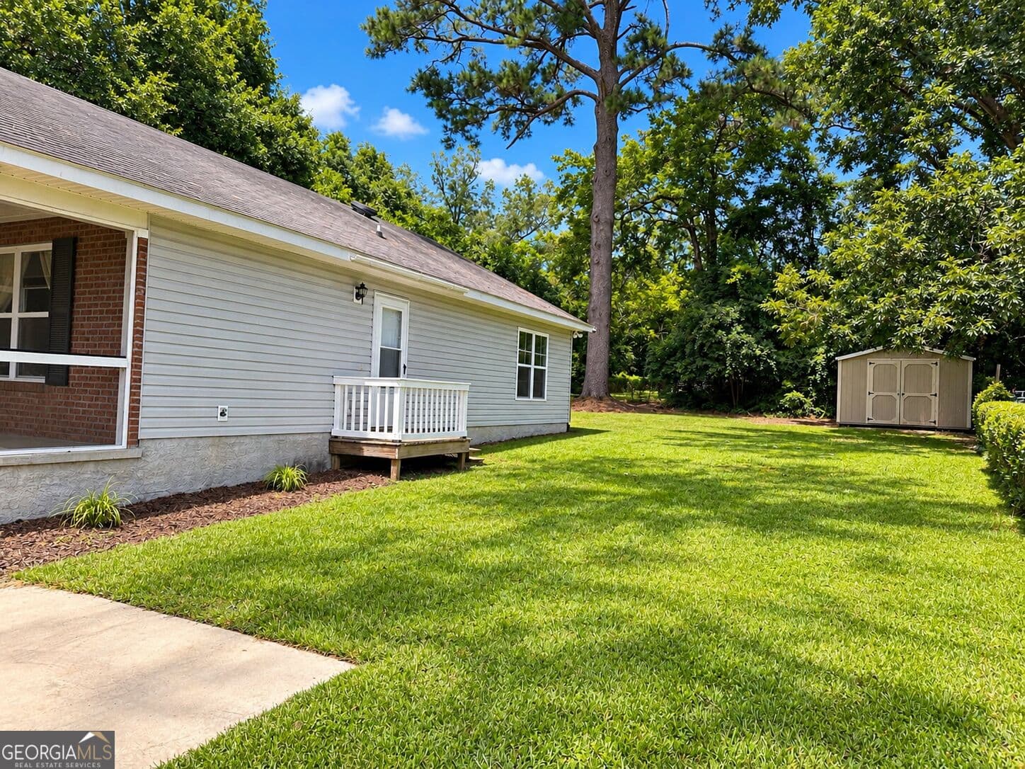 3 bedroom, 2 bathroom, 1,224 sq ft single family residence for sale at 209 Henderson Street, Thomasville, GA 31792 — photo 4