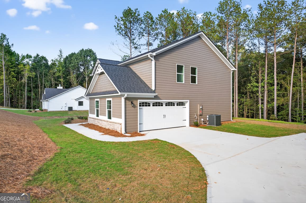 4 bedroom, 2.5 bathroom, 2,200 sq ft single family residence for sale at 77 Sugar Maple Way 44, Colbert, GA 30628 — photo 2