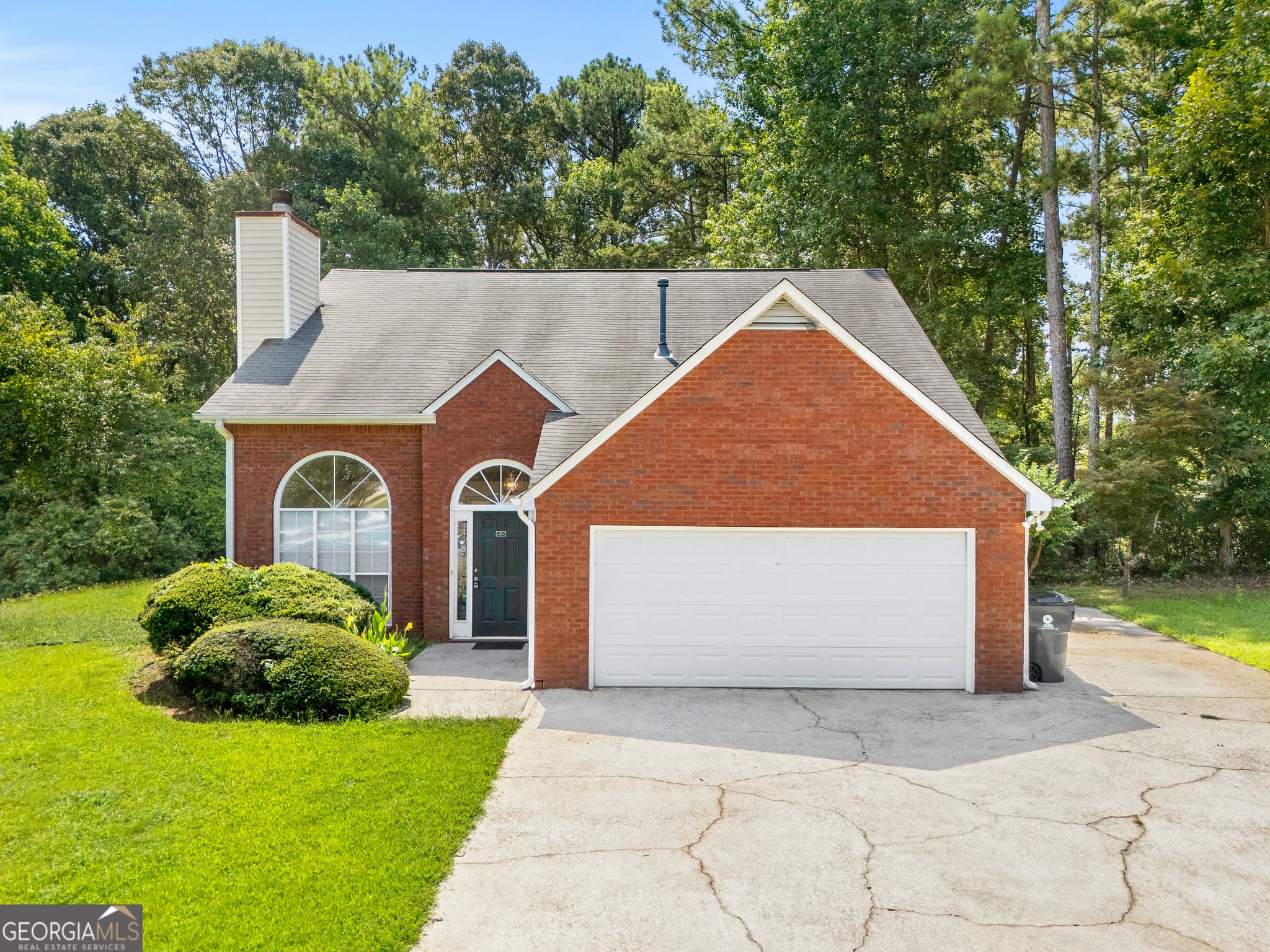 3 bedroom, 2.5 bathroom, 1,627 sq ft single family residence for sale at 12270 Players Court, Fayetteville, GA 30215 — photo 1 of 29