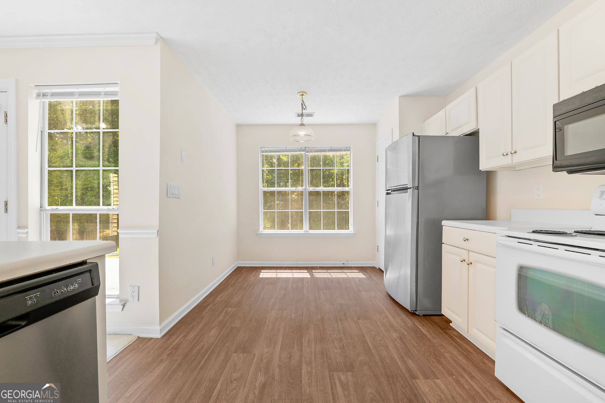 3 bedroom, 2.5 bathroom, 1,627 sq ft single family residence for sale at 12270 Players Court, Fayetteville, GA 30215 — photo 10