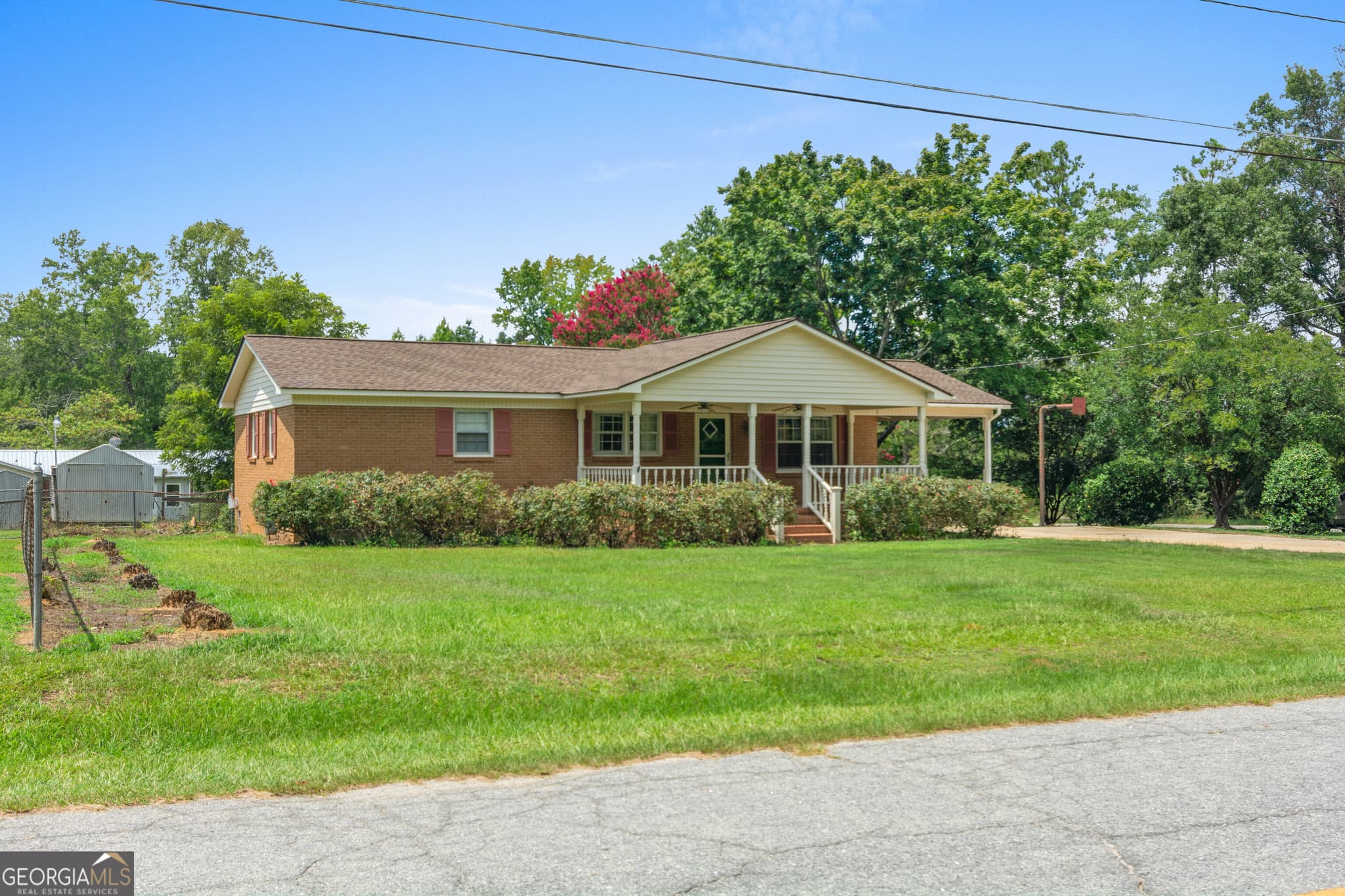3 bedroom, 1.5 bathroom, 1,259 sq ft single family residence under contract at 827 Betty Street, Sandersville, GA 31082 — photo 3