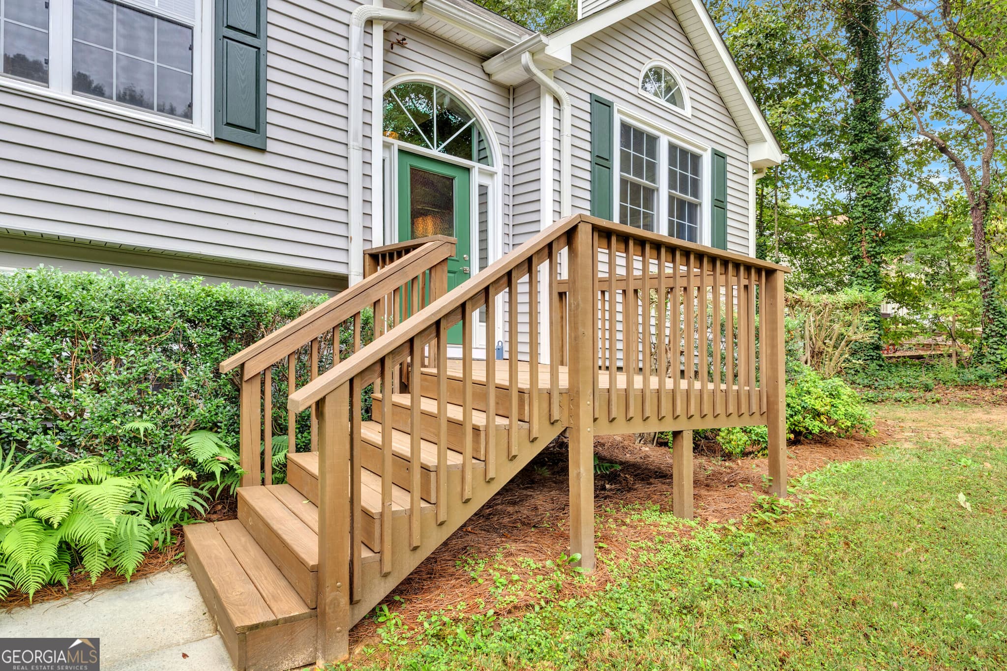 3 bedroom, 2 bathroom, 1,294 sq ft single family residence for sale at 162 Marsha Way, Sharpsburg, GA 30277 — photo 2