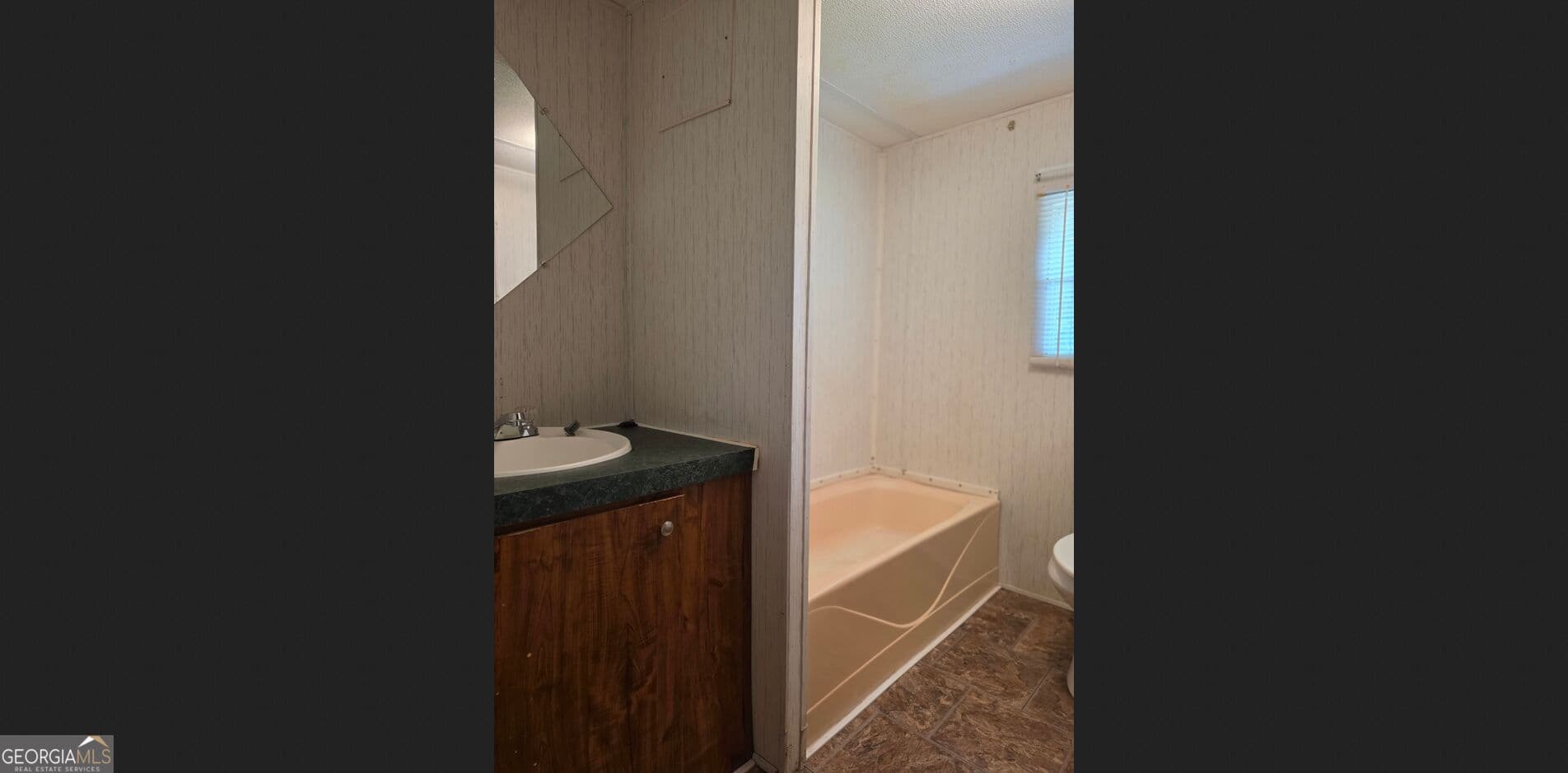 3 bedroom, 2 bathroom, 1,152 sq ft manufactured home,single family residence for rent at 1958 Miller Street, Thomaston, GA 30286 for $950 a month — photo 9