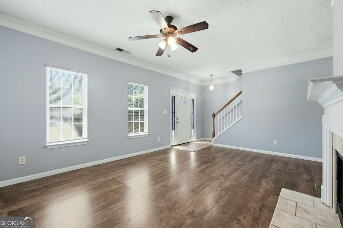 2 bedroom, 2.5 bathroom, 1,484 sq ft townhouse for sale at 2945 Falling Water Point, Atlanta, GA 30349 — photo 3