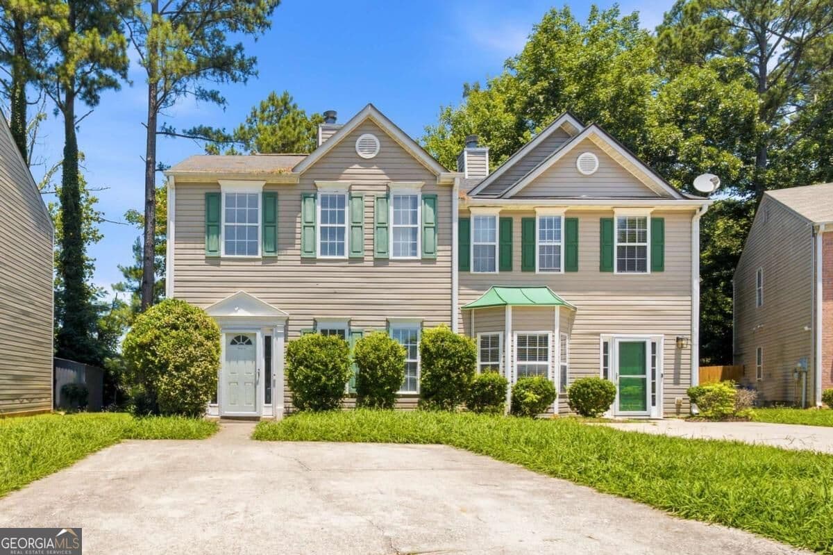 2 bedroom, 2.5 bathroom, 1,484 sq ft townhouse for sale at 2945 Falling Water Point, Atlanta, GA 30349