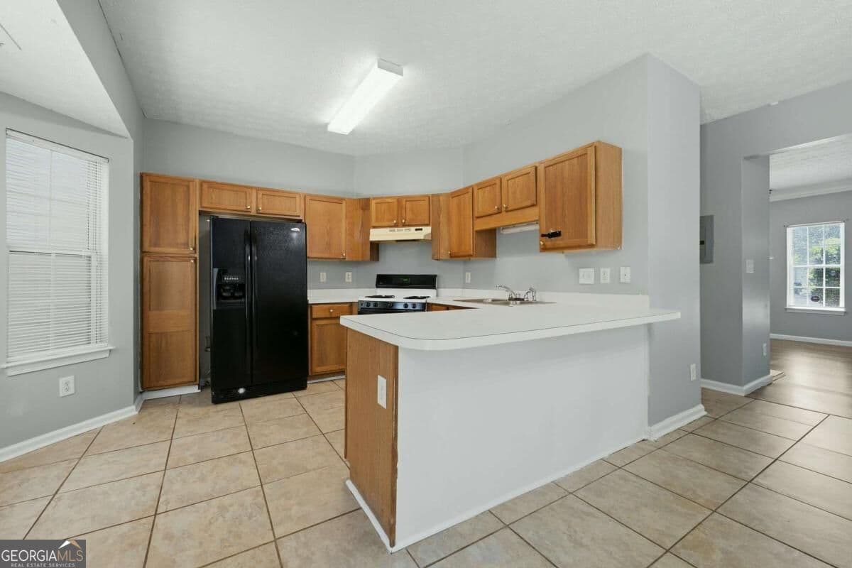 2 bedroom, 2.5 bathroom, 1,484 sq ft townhouse for sale at 2945 Falling Water Point, Atlanta, GA 30349 — photo 5