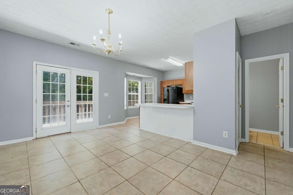 2 bedroom, 2.5 bathroom, 1,484 sq ft townhouse for sale at 2945 Falling Water Point, Atlanta, GA 30349 — photo 9