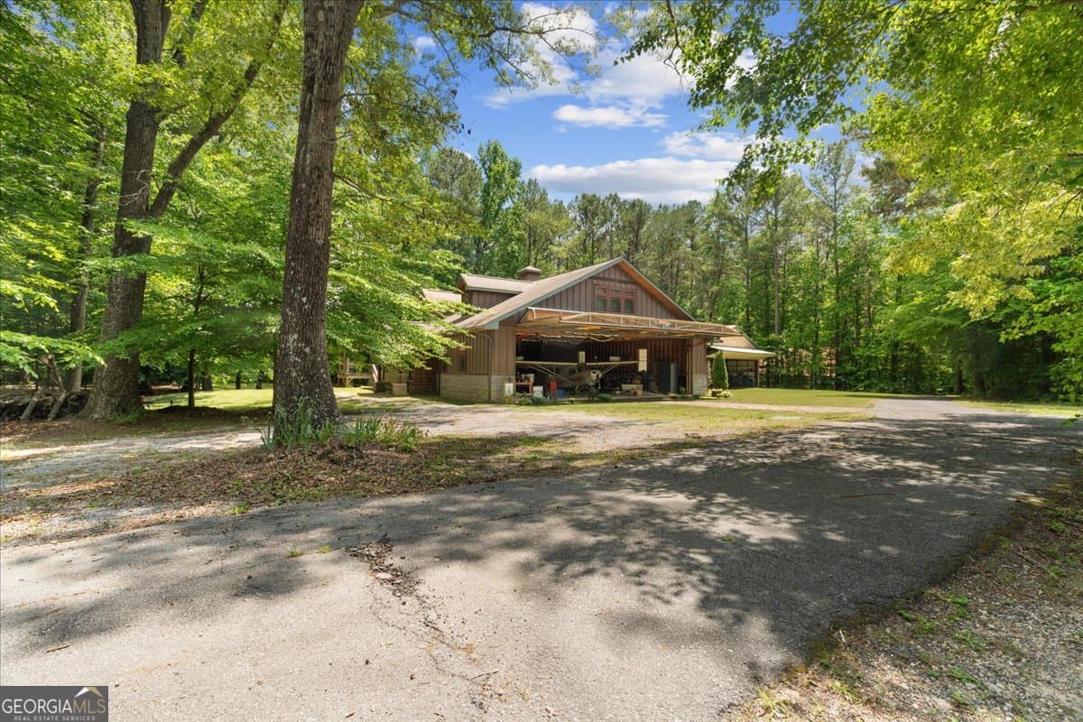 2 bedroom, 1.5 bathroom, 4,008 sq ft mixed use sold at 393 Blue Mountain Lane, Trion, GA 30753