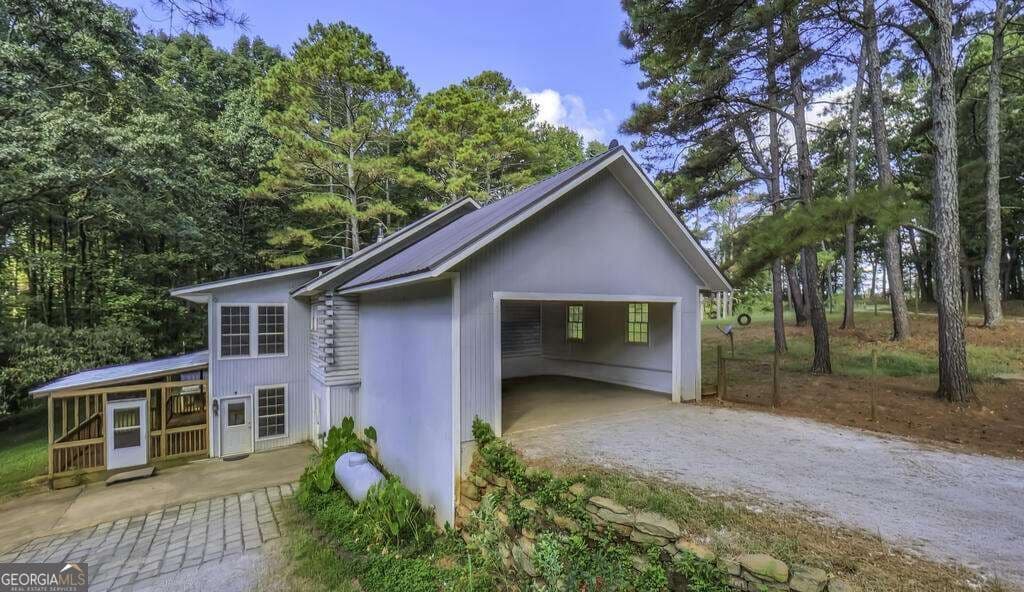 4 bedroom, 3 bathroom, 2,880 sq ft single family residence for sale at 516 Dickerson Road, Franklin, GA 30217 — photo 2