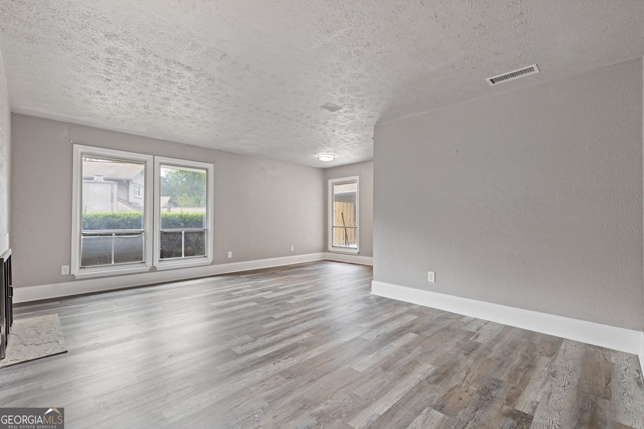 2 bedroom, 2.5 bathroom, 1,374 sq ft condominium for sale at 844 Manning Villas Court, Marietta, GA 30064 — photo 6