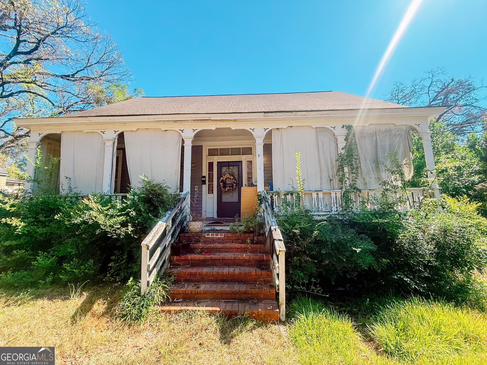 3 bedroom, 1 bathroom, 1,472 sq ft single family residence for sale at 515 Fort Hill Street, Macon, GA 31217 — photo 1 of 12