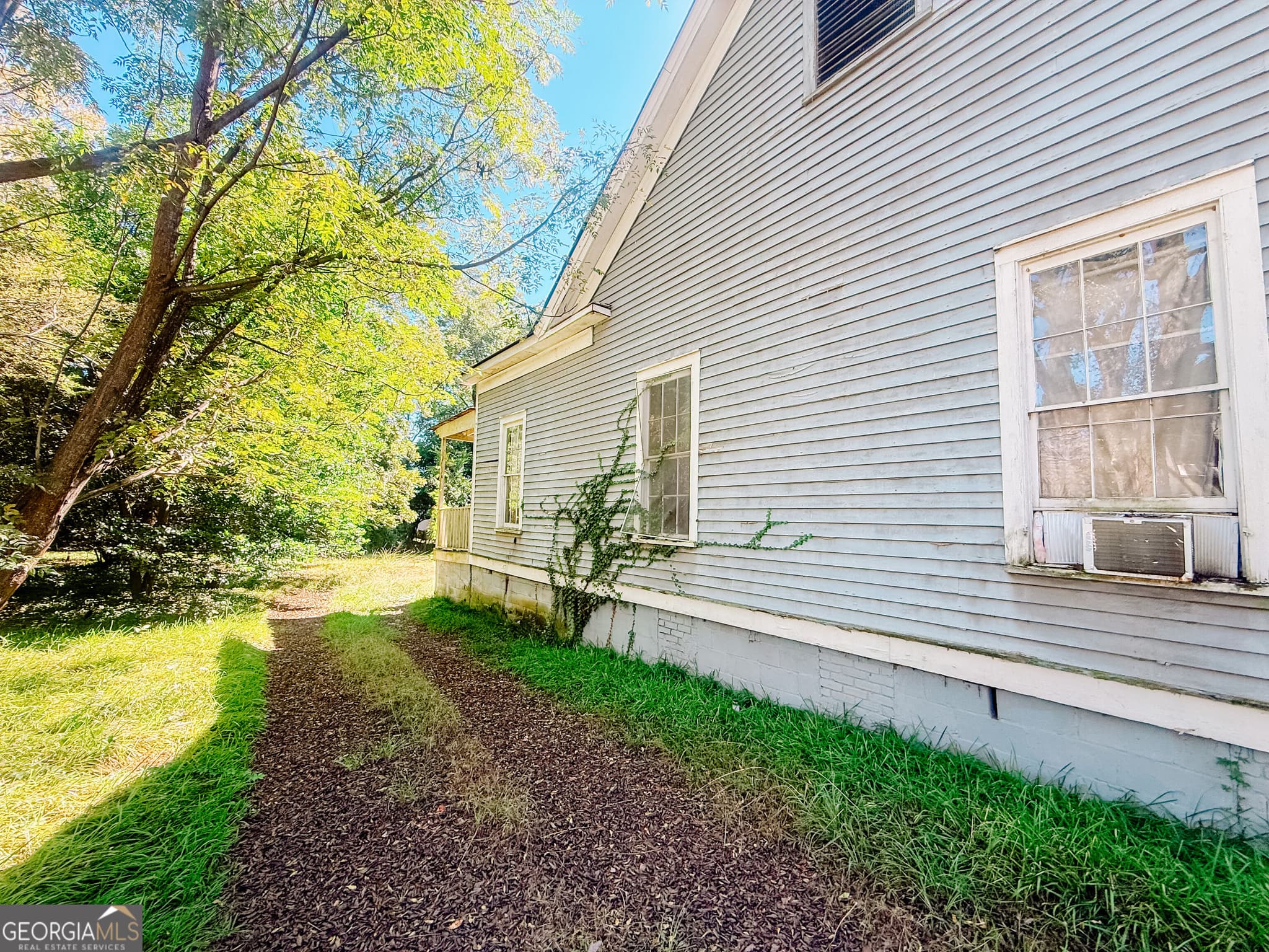 3 bedroom, 1 bathroom, 1,472 sq ft single family residence for sale at 515 Fort Hill Street, Macon, GA 31217 — photo 4