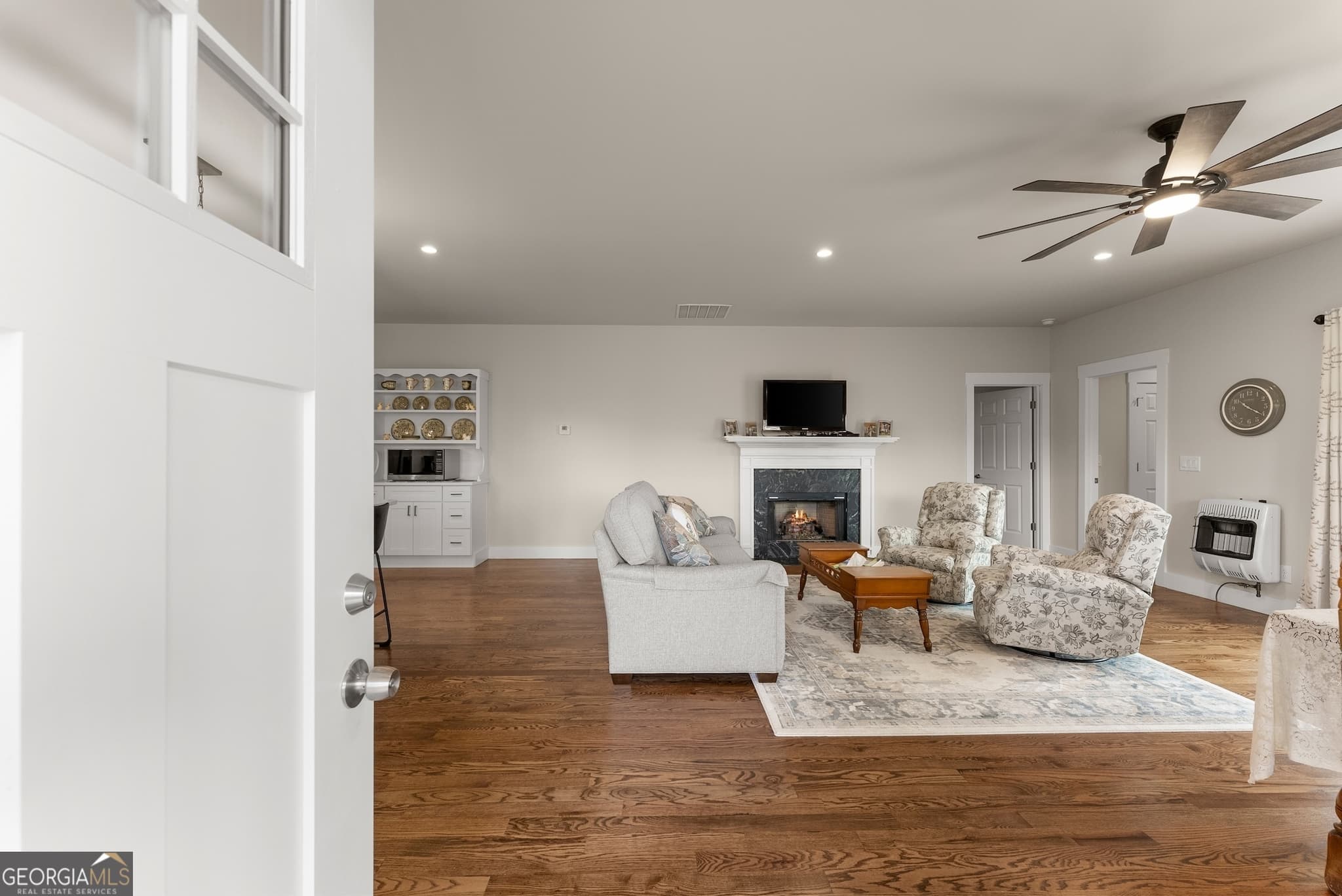 3 bedroom, 2.5 bathroom, 2,000 sq ft single family residence for sale at 527 Abby Lane, Clayton, GA 30525 — photo 7