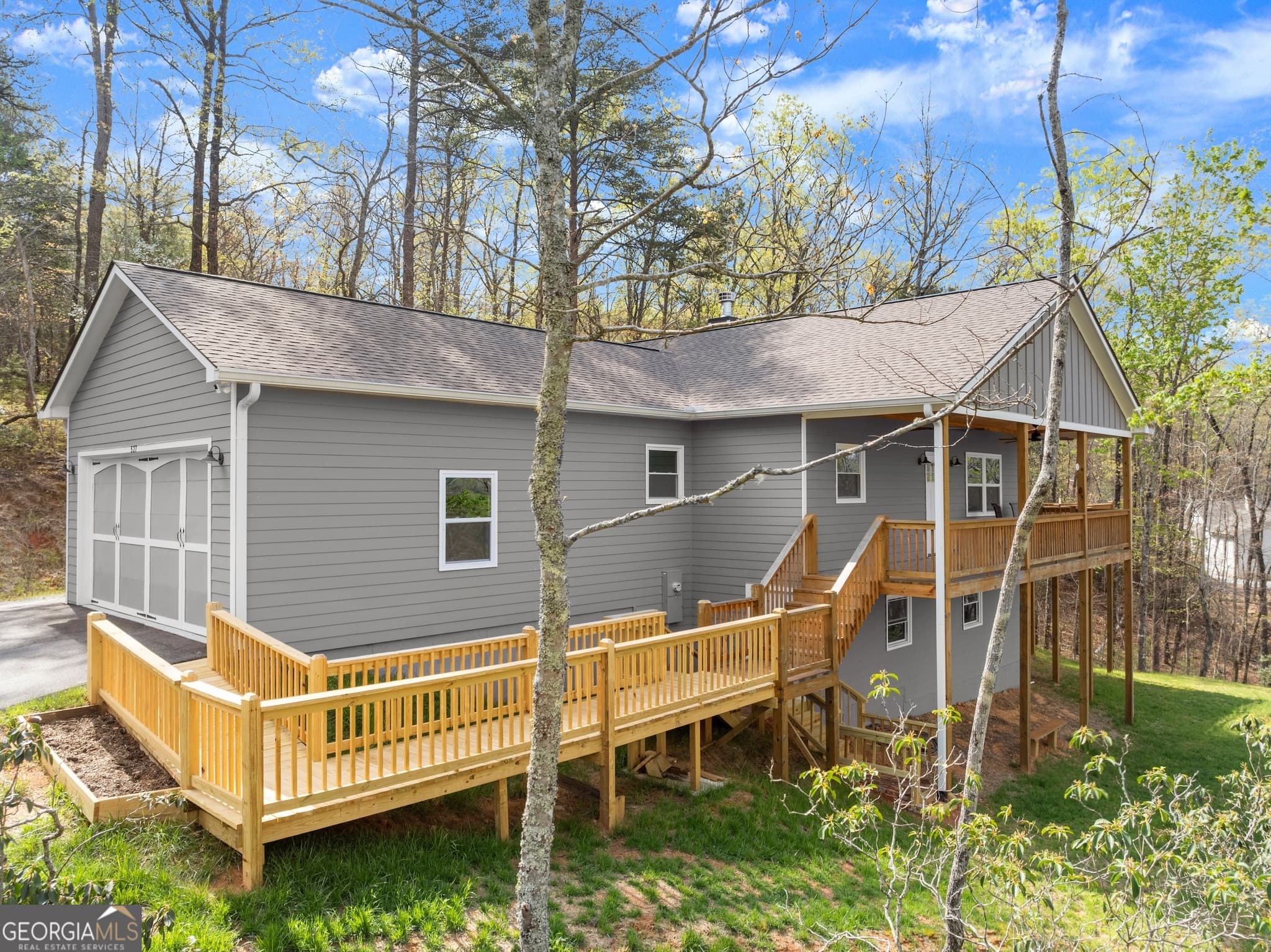 3 bedroom, 2.5 bathroom, 2,000 sq ft single family residence for sale at 527 Abby Lane, Clayton, GA 30525 — photo 4