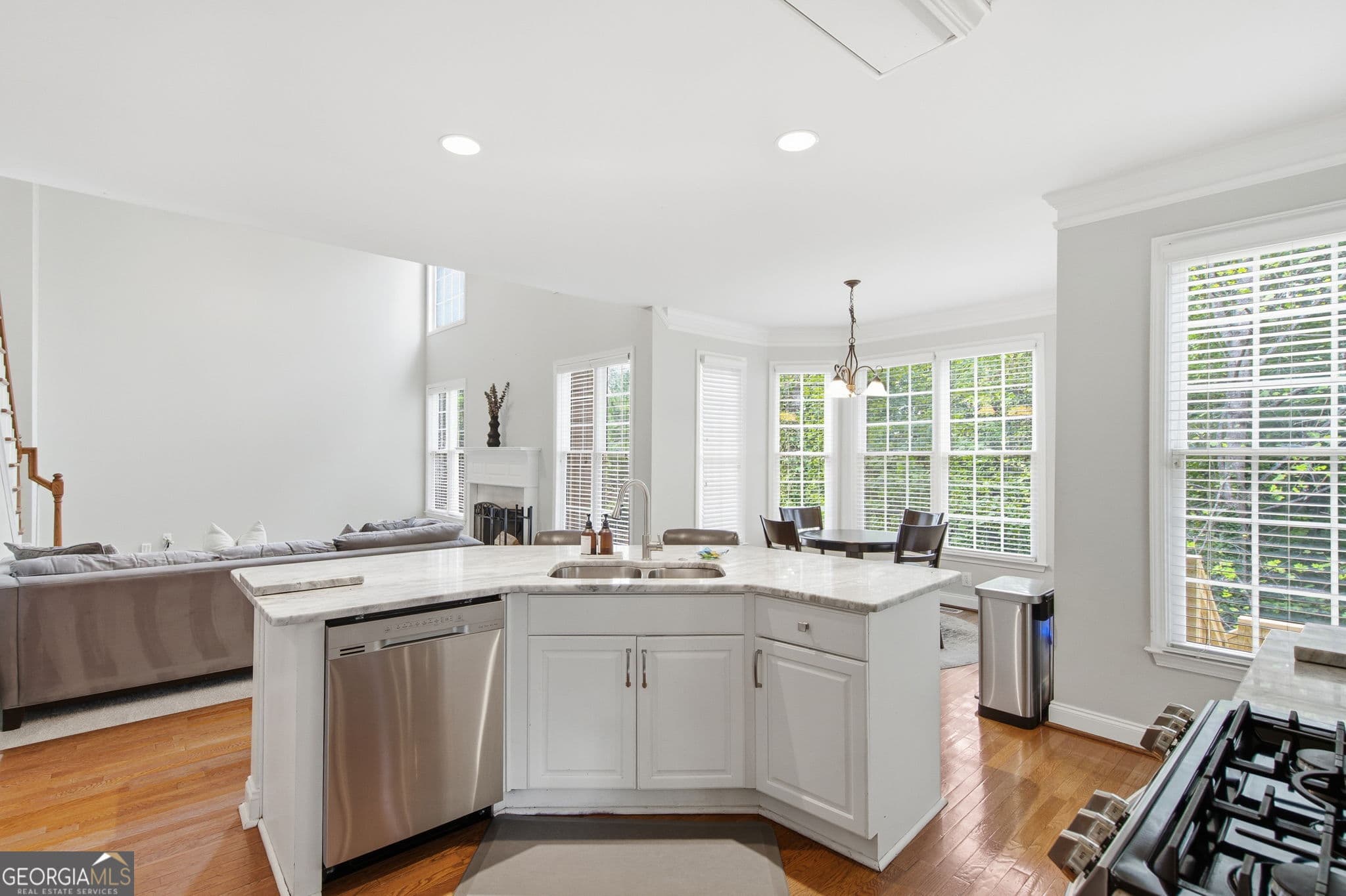 5 bedroom, 3.5 bathroom, 3,662 sq ft single family residence for sale at 5738 Vinings Retreat Way, Mableton, GA 30126 — photo 10
