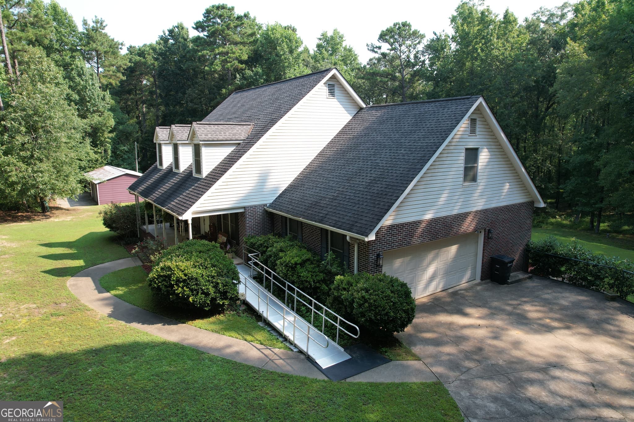 6 bedroom, 3.5 bathroom, 3,481 sq ft single family residence for sale at 441 Campbell Road, Meansville, GA 30256 — photo 4