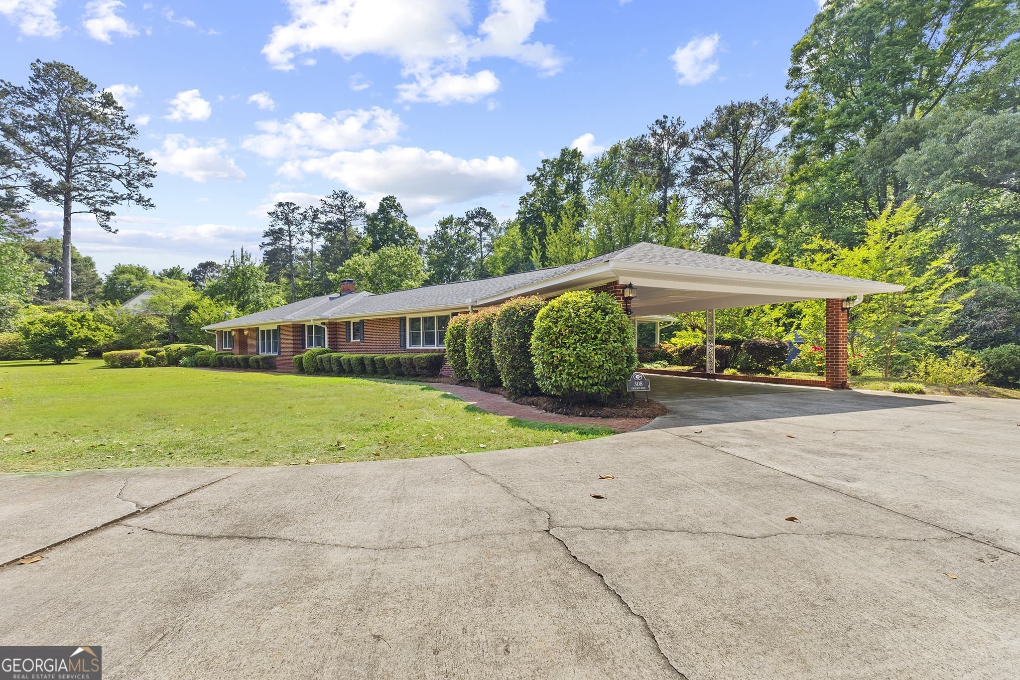 4 bedroom, 5.5 bathroom, 4,049 sq ft single family residence for sale at 308 Cherokee Road, Thomaston, GA 30286 — photo 3