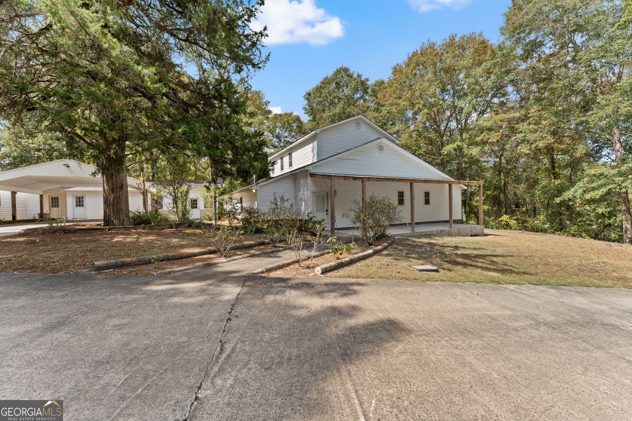 5 bedroom, 4 bathroom, 3,204 sq ft single family residence for sale at 5682 Hartley Bridge Road, Macon, GA 31216 — photo 7