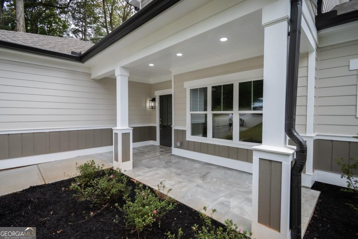 4 bedroom, 3.5 bathroom, 2,600 sq ft single family residence for sale at 2309 Monroe Jersey Road, Monroe, GA 30655 — photo 2