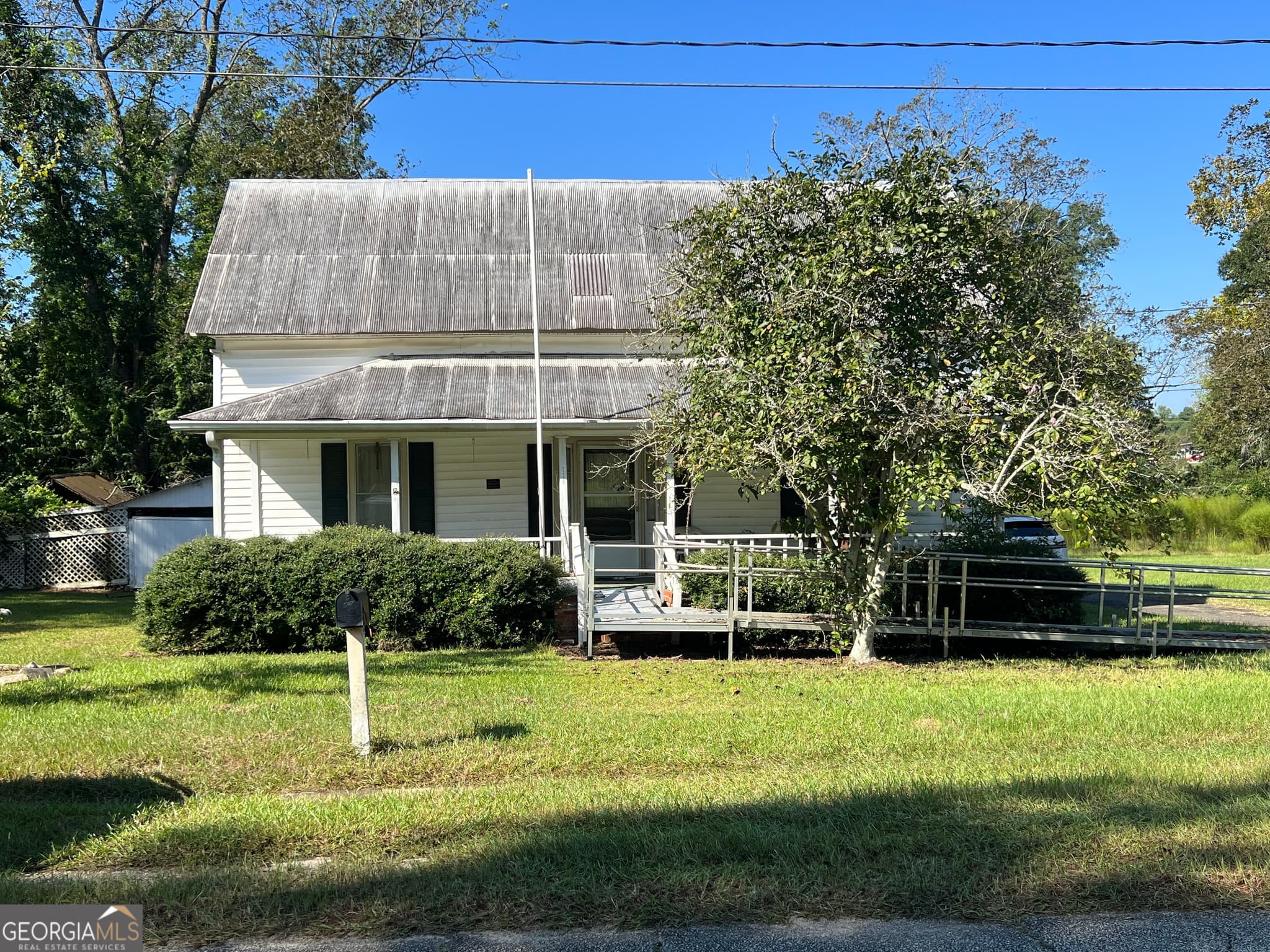3 bedroom, 2 bathroom, 1,642 sq ft single family residence sold at 120 1st Avenue, Twin City, GA 30471