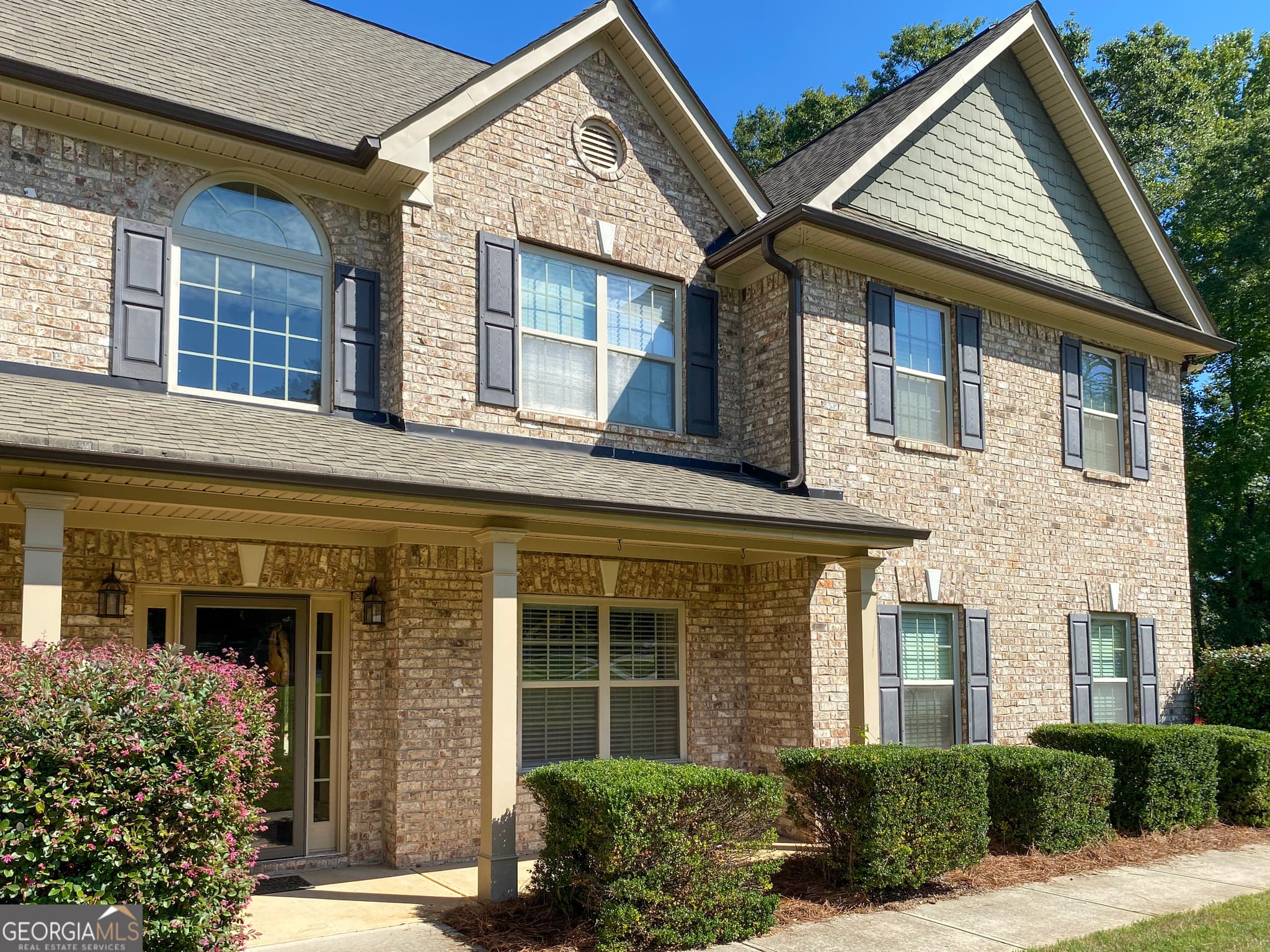 4 bedroom, 3 bathroom, 3,028 sq ft single family residence for sale at 137 Nobility Lane, Mcdonough, GA 30252 — photo 2