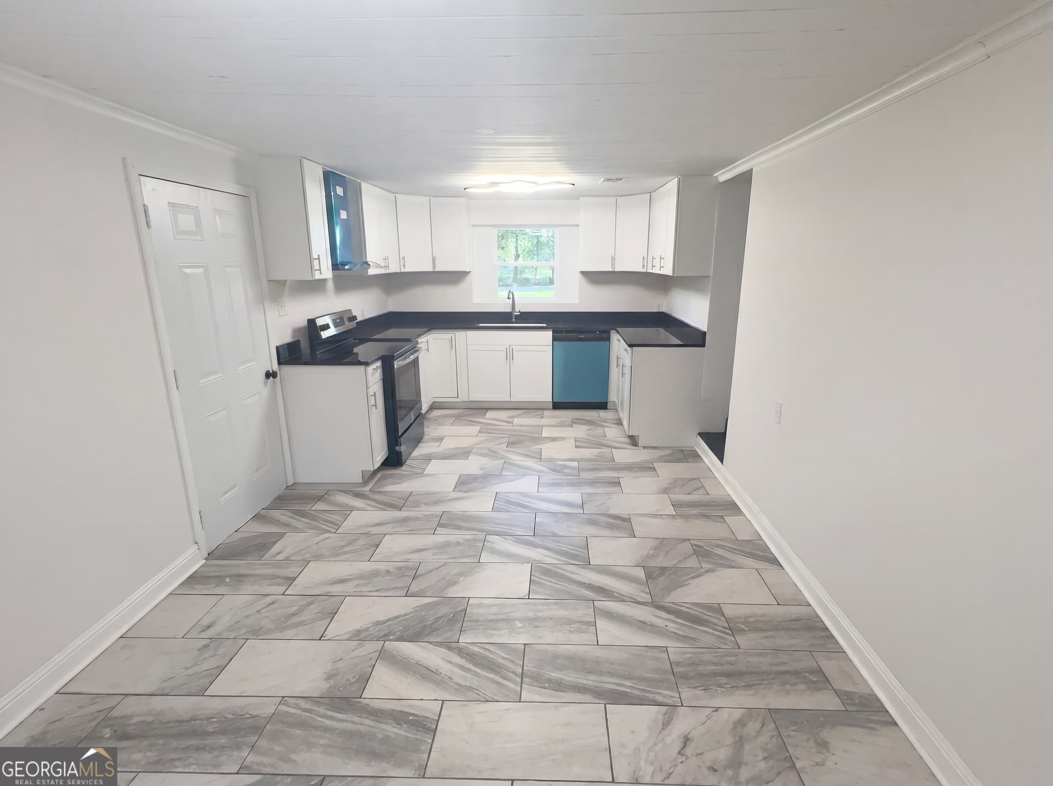 4 bedroom, 2 bathroom, 1,564 sq ft single family residence under contract at 601 Community Drive, Waycross, GA 31501 — photo 7