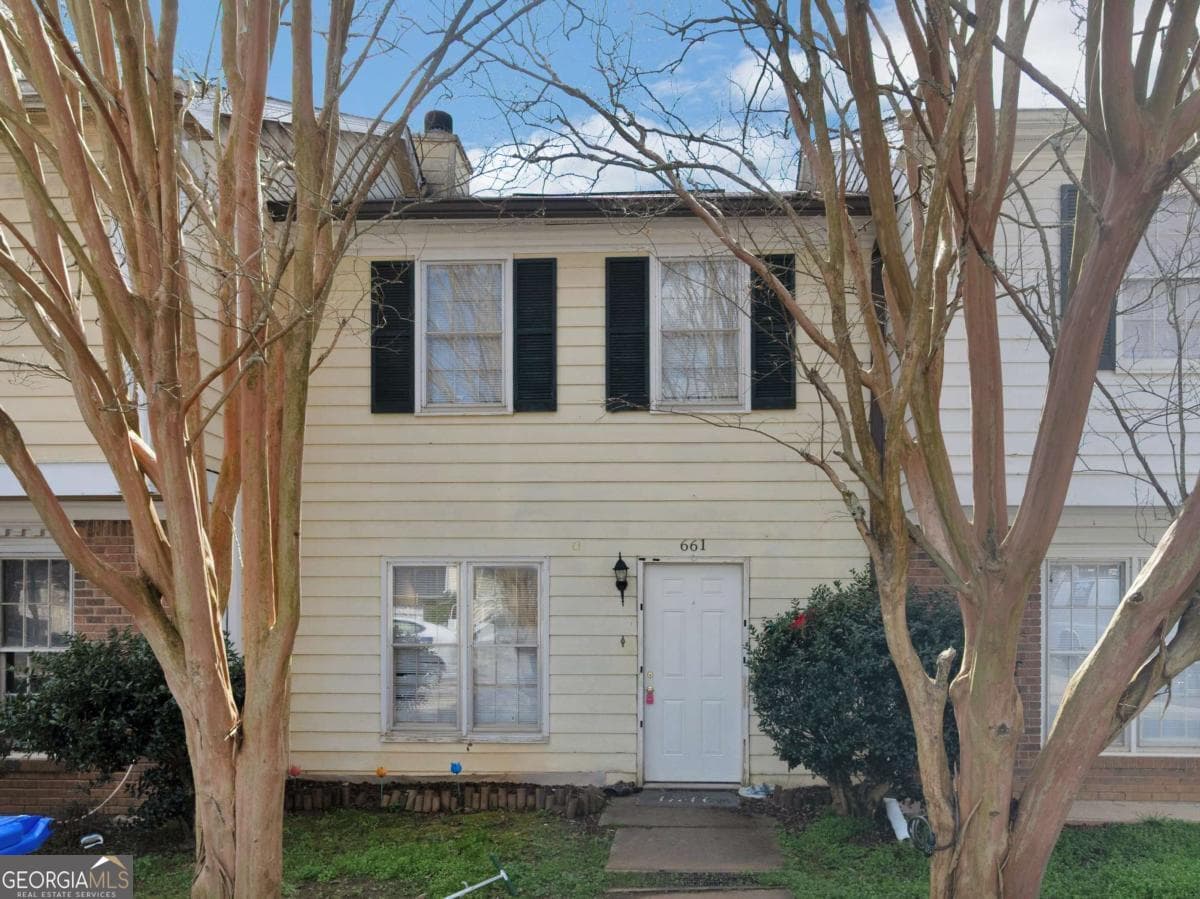 multi family,townhouse for sale at 661 Browning Lane, Conyers, GA 30013 — photo 1 of 1