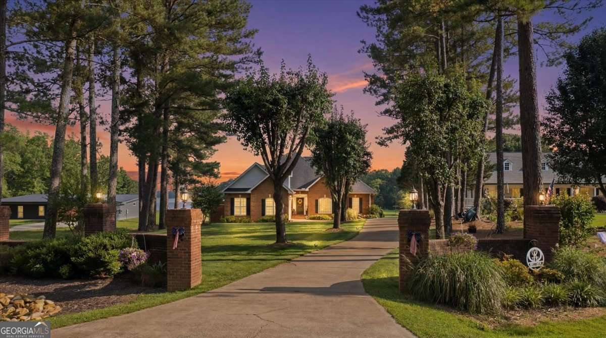 5 bedroom, 3 bathroom, 3,214 sq ft single family residence for sale at 1590 County Road 136, Cedar Bluff, AL 35959 — photo 3