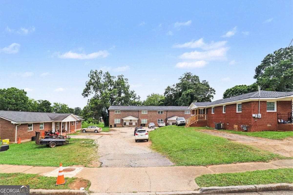 multi family,quadruplex for sale at 22 Pratt Street, Newnan, GA 30263 — photo 5