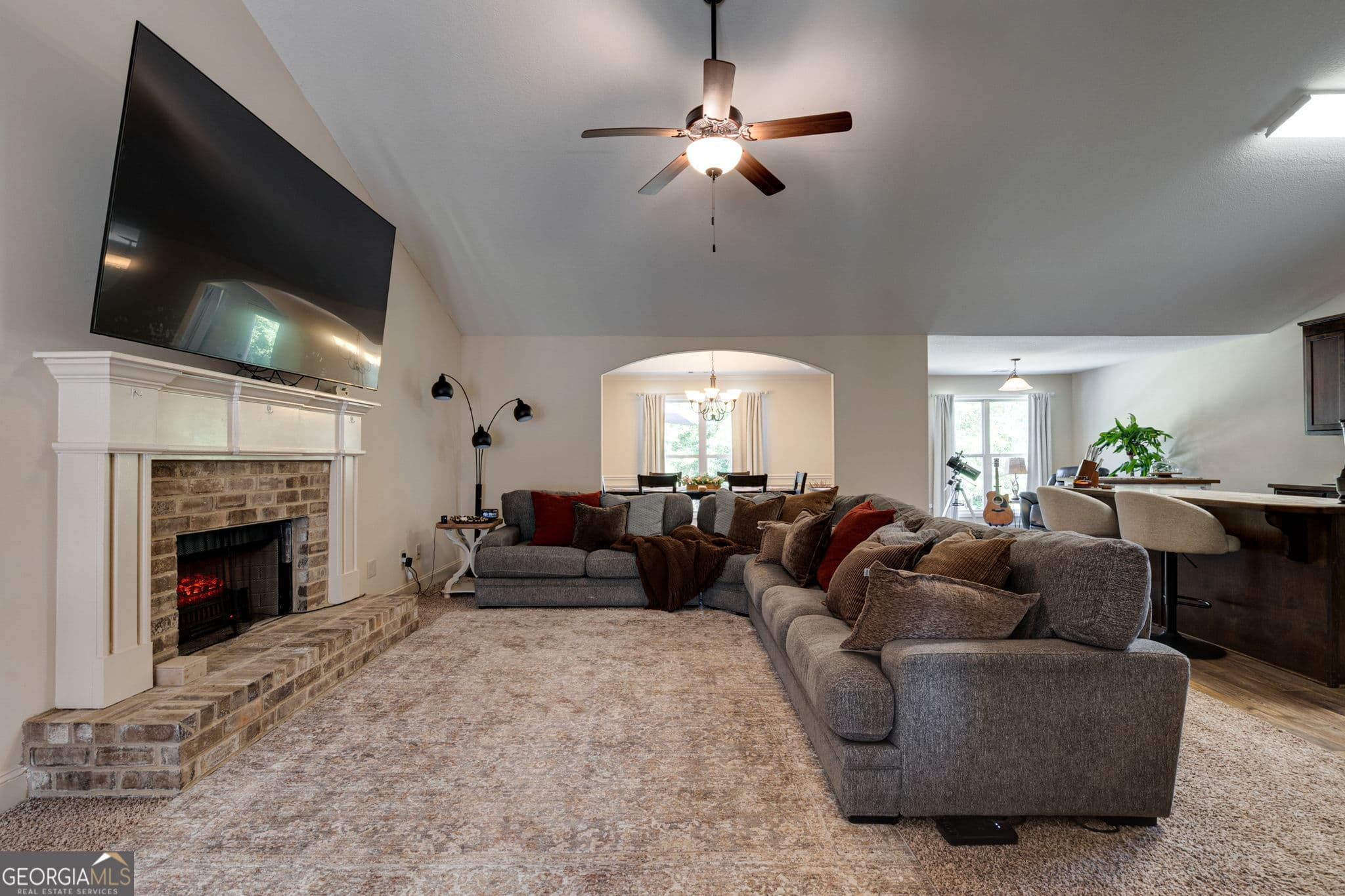 4 bedroom, 2.5 bathroom, 2,292 sq ft single family residence for sale at 198 White Circle, Winterville, GA 30683 — photo 7
