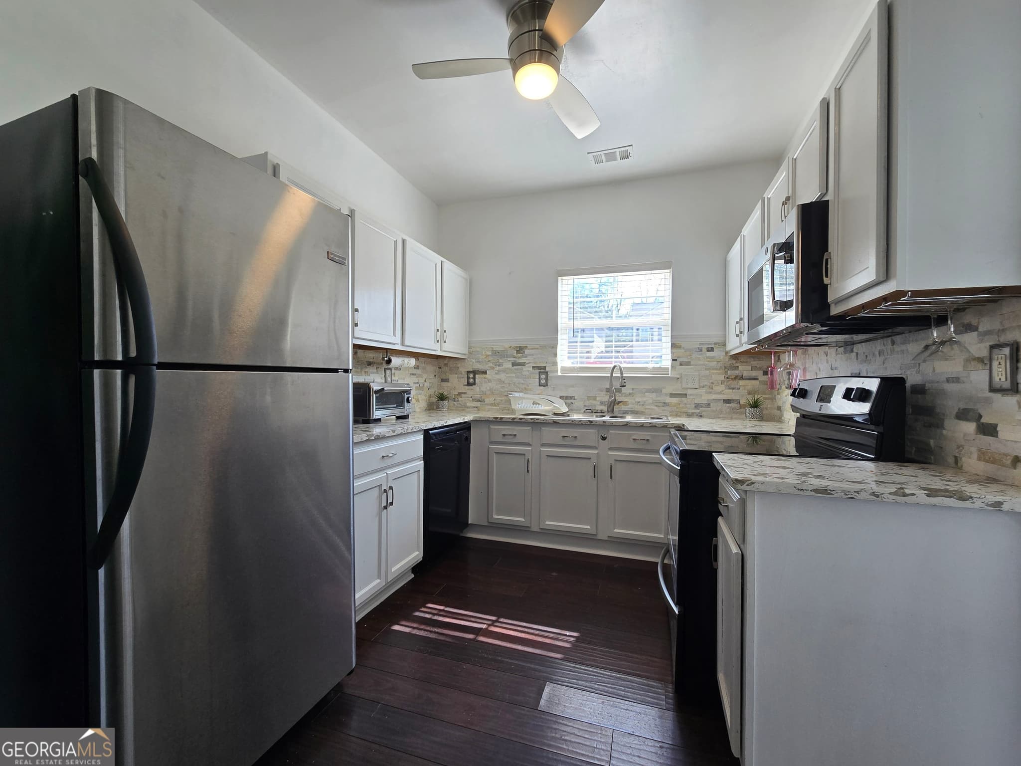 3 bedroom, 2.5 bathroom, 1,670 sq ft single family residence for rent at 4761 Highpoint Way # 139, Atlanta, GA 30349 for $2,200 a month — photo 7