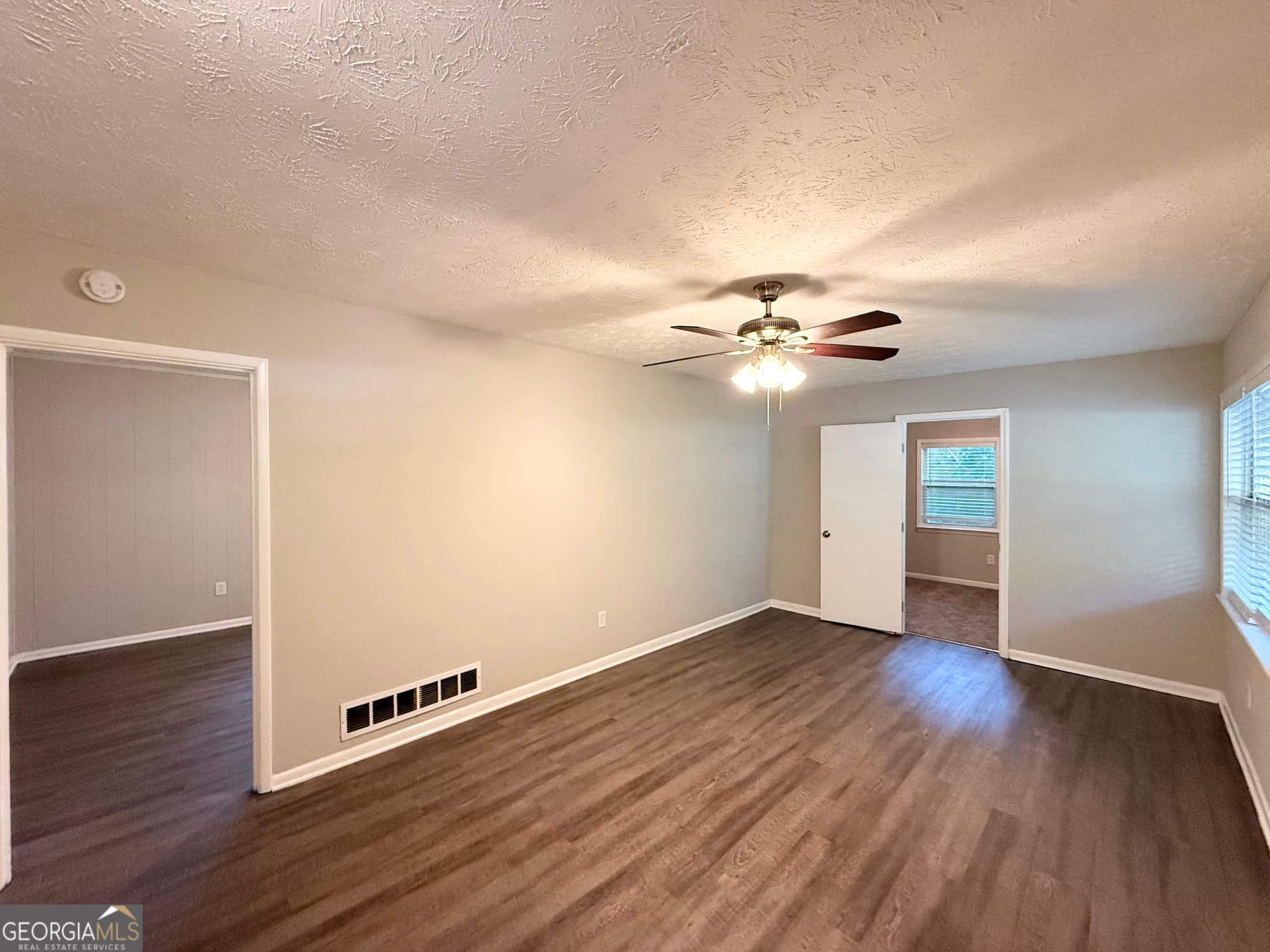 5 bedroom, 2 bathroom, 1,365 sq ft single family residence for sale at 4442 CEDAR RIDGE Trail, Stone Mountain, GA 30083 — photo 3